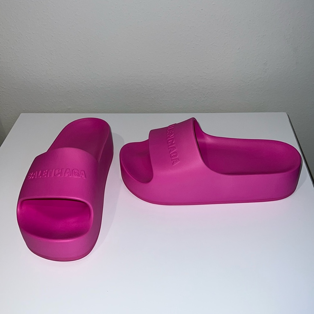 BALENCIAGA Platform Slide Sandal (size IT 38)